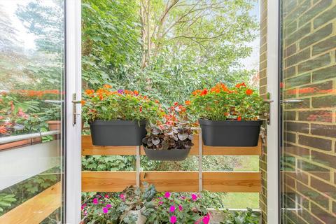 34 Mountcombe Close, Surbiton, KT6 6LJ