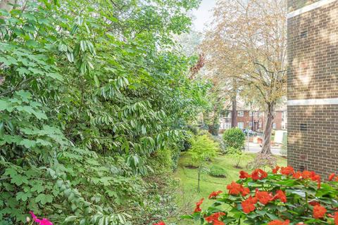 34 Mountcombe Close, Surbiton, KT6 6LJ