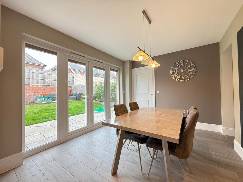Dining kitchen