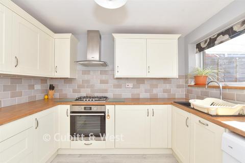 18 Winchester Road, Rustington, Littlehampton, BN16 3RH