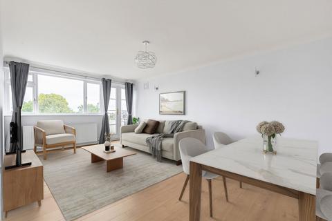 Putney Hill, London SW15