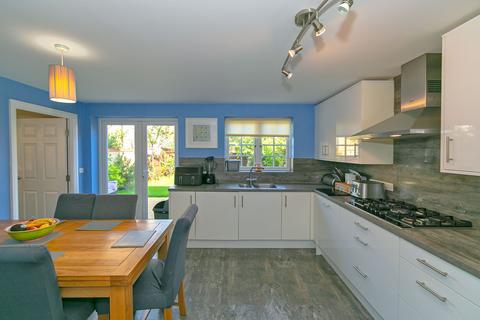 5 bedroom detached house for sale, Bergman Close, Oxley Park, MK4