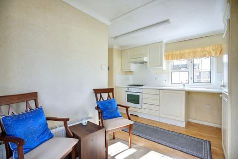 2 bedroom park home for sale, Forstal Lane, Harrietsham, ME17