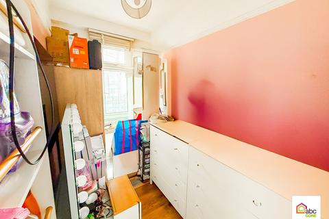 undefined, 63 Frinton Mews, Gants Hill, IG2 6JD, UK