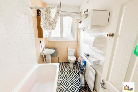 undefined, 63 Frinton Mews, Gants Hill, IG2 6JD, UK