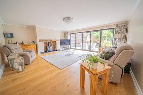 5 bedroom detached house for sale, Grovefield Crescent, Balsall Common, CV7