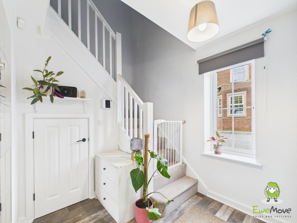 Ewe Move Estate Agents Basingstoke - Dovecote Way -