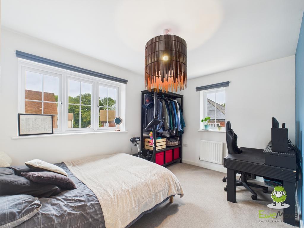 Ewe Move Estate Agents Basingstoke - Dovecote Way -