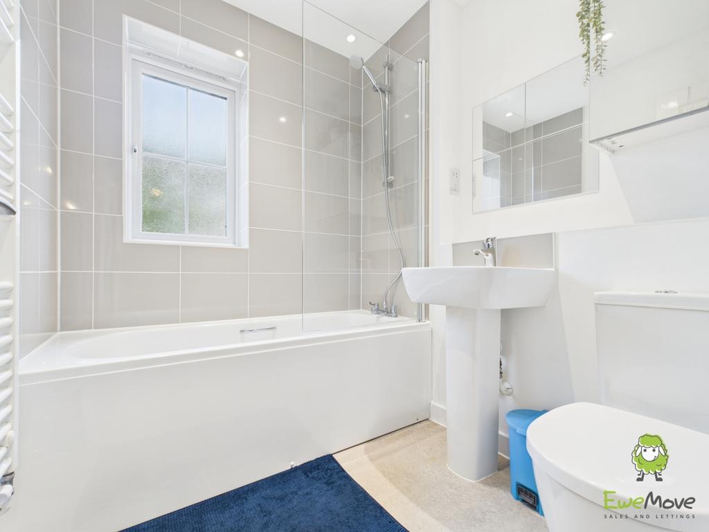 Ewe Move Estate Agents Basingstoke - Dovecote Way -