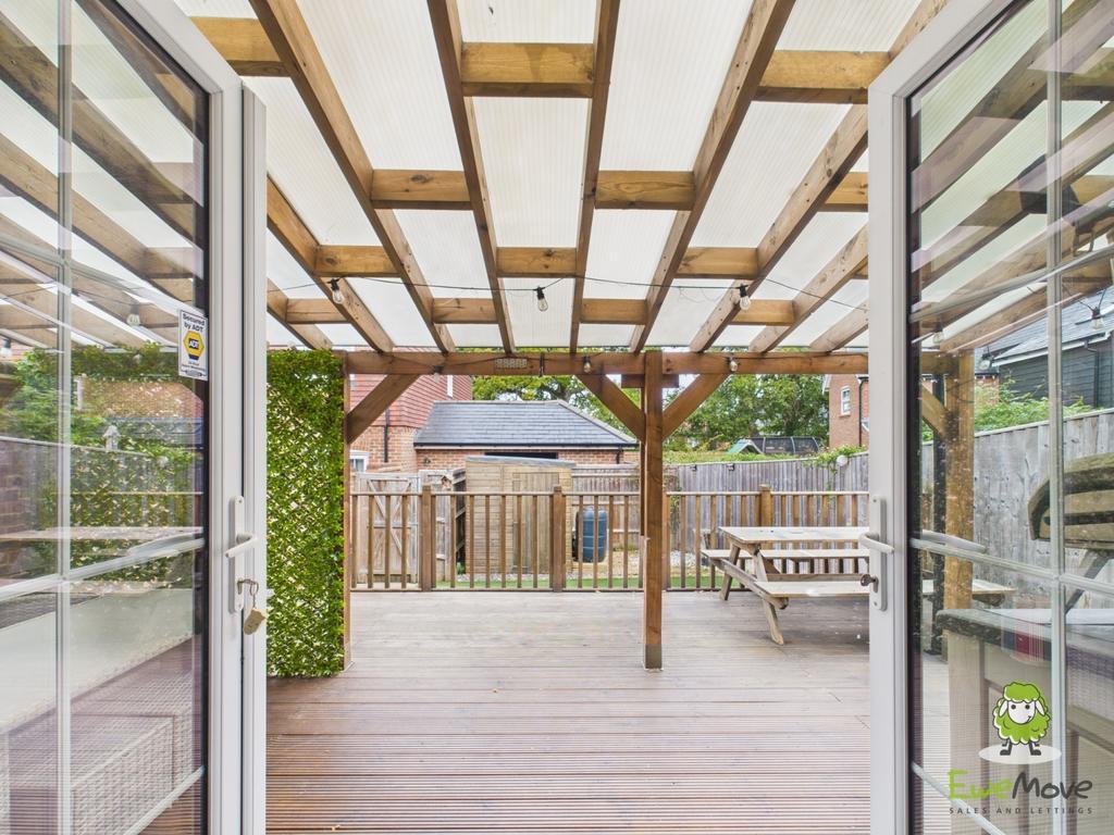 Ewe Move Estate Agents Basingstoke - Dovecote Way -