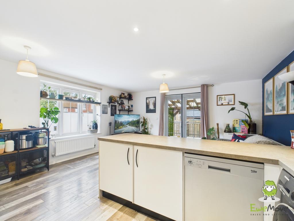 Ewe Move Estate Agents Basingstoke - Dovecote Way -