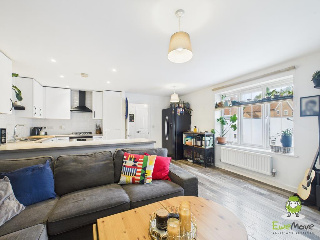 Ewe Move Estate Agents Basingstoke - Dovecote Way -