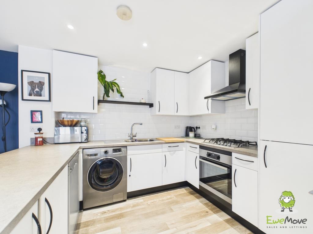 Ewe Move Estate Agents Basingstoke - Dovecote Way -