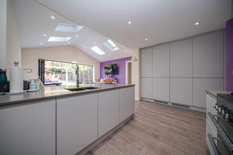 4 bedroom semi-detached house for sale, Fairgreen Road, Caddington, LU1