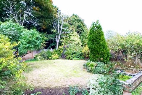 4 bedroom detached house for sale, Fernie Field, Moulton, NN3 7BD