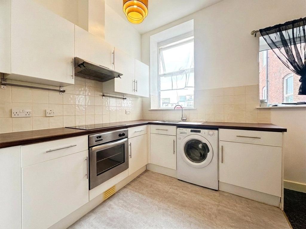 Apartment in Reading - View 2