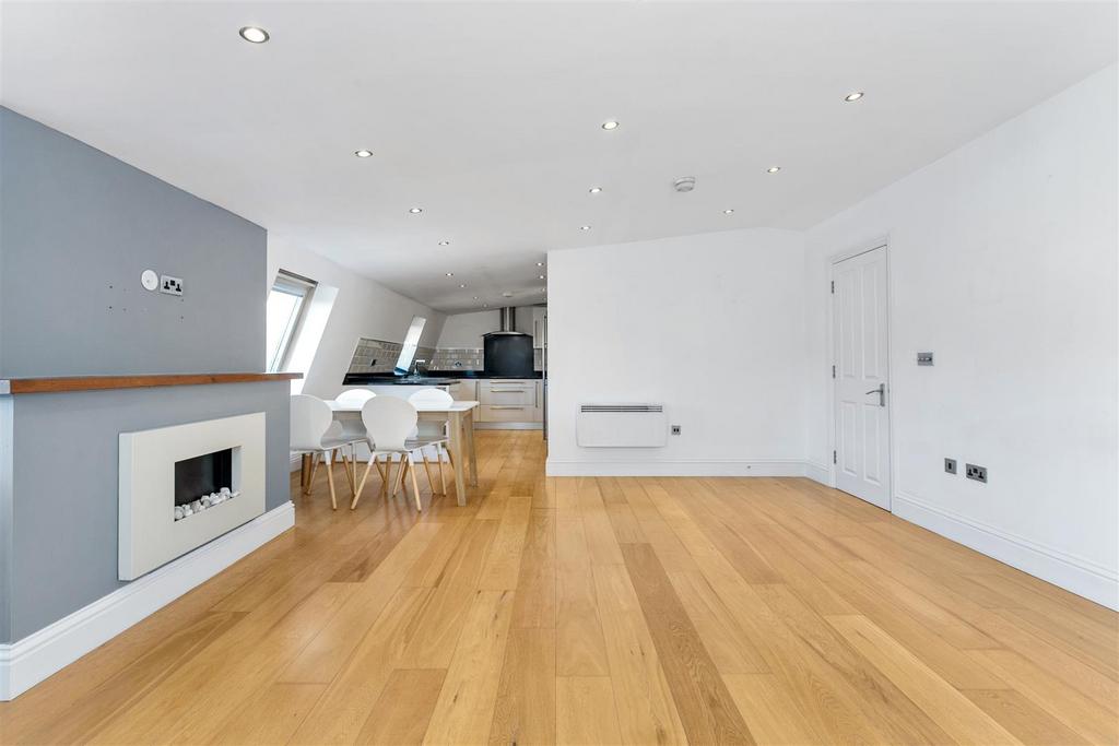 Living/dining space