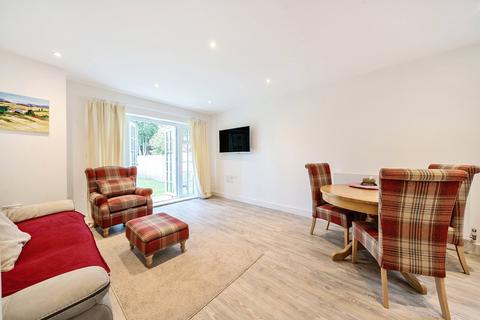 undefined, Albright Gardens, Walton-On-Thames, KT12