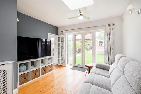 3 bedroom terraced house for sale, Drysdale Avenue, North Chingford