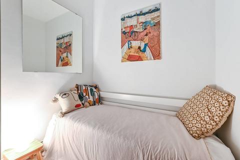 1 bedroom flat for sale, St Peters Way,, De Beauvoir Town, London, N1