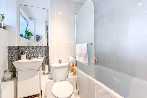 1 bedroom flat for sale, St Peters Way,, De Beauvoir Town, London, N1