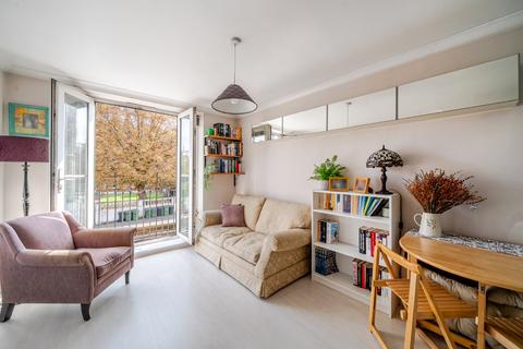 Clapham Road, Clapham, London, SW9