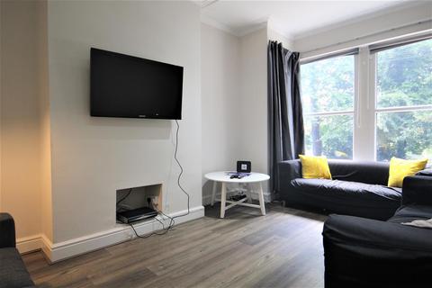 6 bedroom terraced house to rent, Langdale Terrace, Headingley, Leeds, LS6 3DY