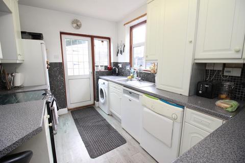 4 bedroom semi-detached house for sale, Columbia Avenue, Worcester Park KT4