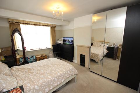 4 bedroom semi-detached house for sale, Columbia Avenue, Worcester Park KT4
