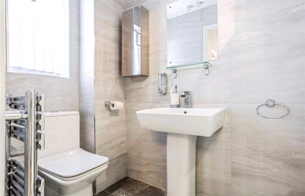 Ensuite