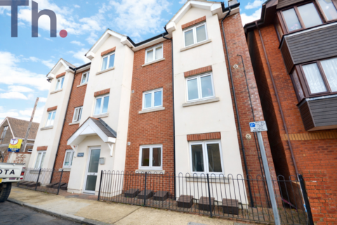 1 bedroom flat for sale, Chapel Court, Newport PO30