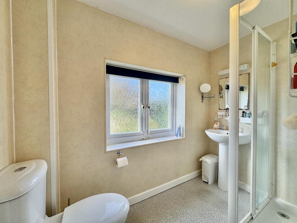 Refitted En-Suite Shower Room