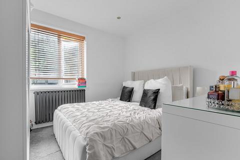 undefined, Fairfield Avenue, Staines-upon-Thames, TW18
