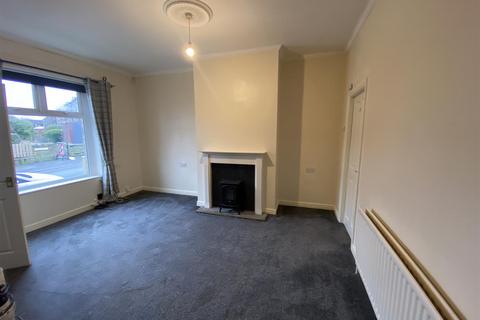 2 bedroom end of terrace house to rent, Old Lane, Birkenshaw
