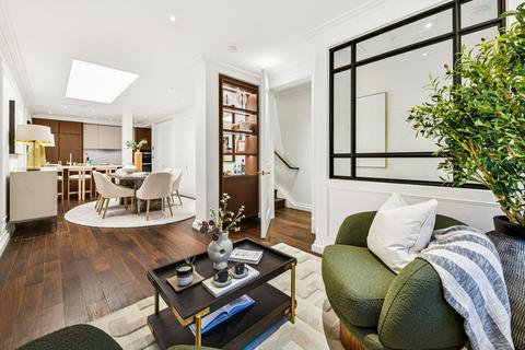 Charles Street, London, W1J