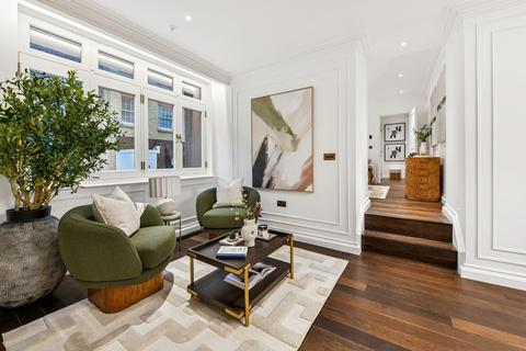 3 bedroom flat to rent, Charles Street, London, W1J