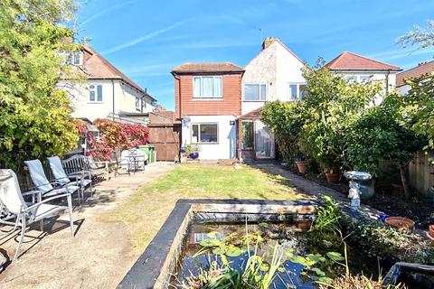 4 bedroom semi-detached house for sale, Chestnut Drive, Bexleyheath DA7