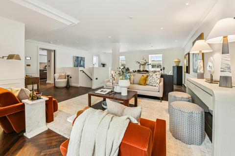 3 bedroom flat to rent, Charles Street, London, W1X W1J