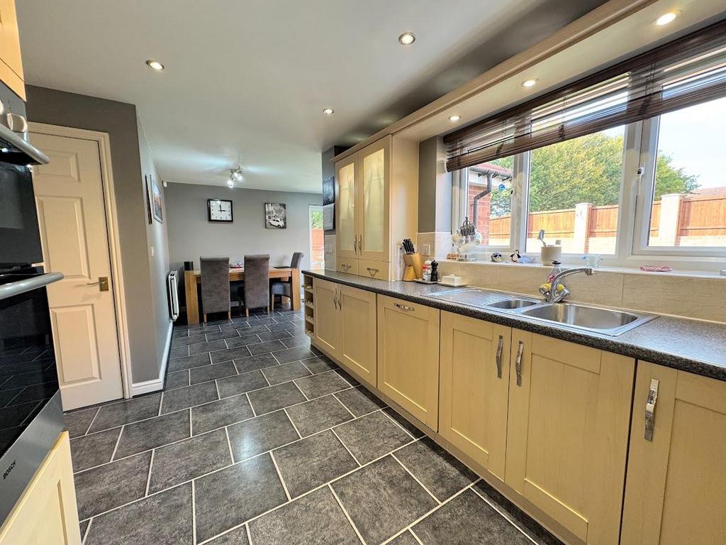 Living dining kitchen