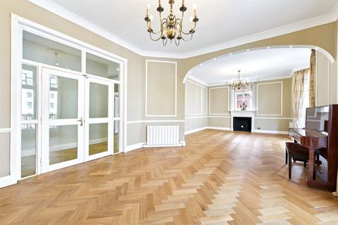 4 bedroom apartment for sale, Chiltern Street, London, W1U