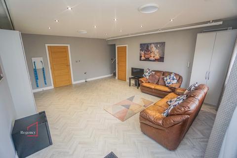 undefined, Lakelands Drive, Ladybridge, Bolton, BL3