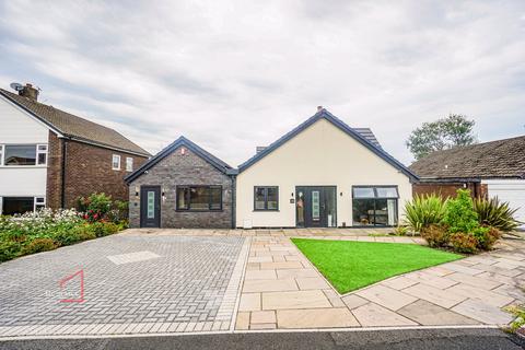 4 bedroom bungalow for sale, Lakelands Drive, Ladybridge, Bolton, BL3