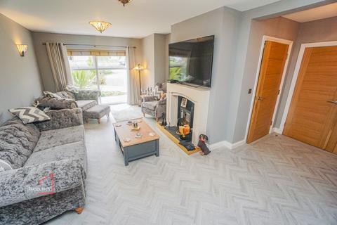 4 bedroom bungalow for sale, Lakelands Drive, Ladybridge, Bolton, BL3