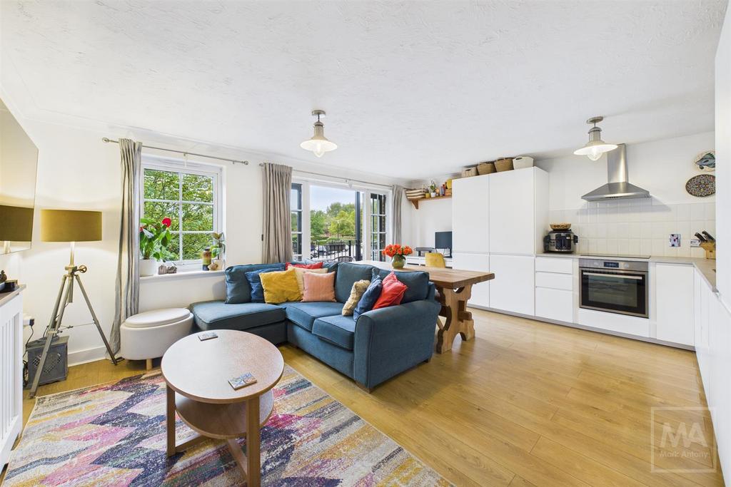 Lounge/Kitchen