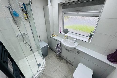 4 Stonebridge Close, Lostock, Bolton, BL6 4RA