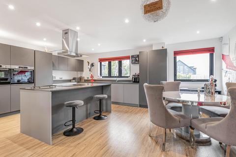 82 Low Road, Burwell, Cambridge, CB25 0EJ