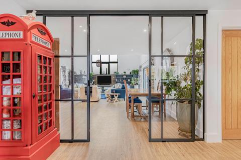 82 Low Road, Burwell, Cambridge, CB25 0EJ