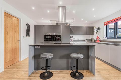 82 Low Road, Burwell, Cambridge, CB25 0EJ