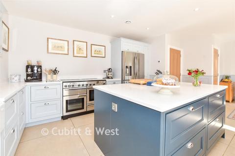 4 bedroom detached house for sale, Orchid Way, Crawley, West Sussex