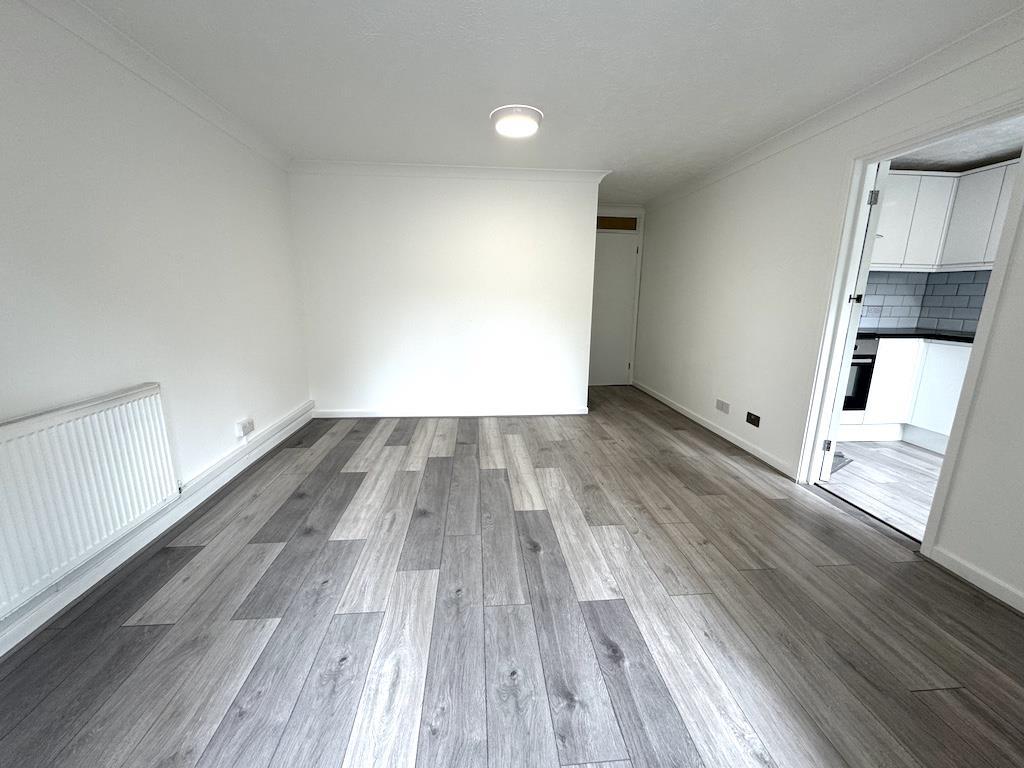5 - Lounge .jpg